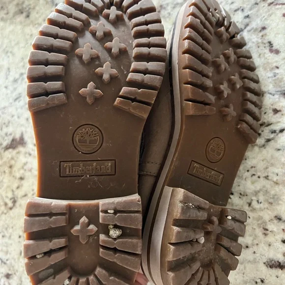 Timberland Tan Ankle Boots with Durable Sole - Picture 3 of 7